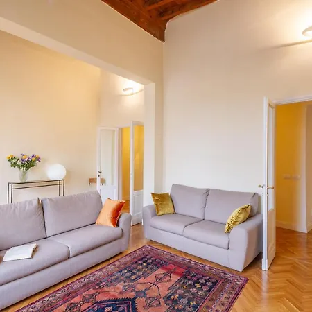 Lungarno View Apartment